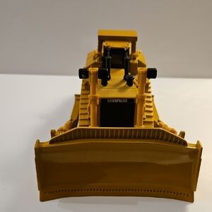 CATERPILLAR D11R1/50 SCALE TRACK TRACTOR.